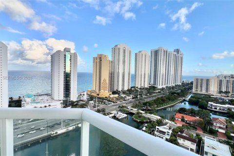 Condominio en alquiler en Sunny Isles Beach, Florida, 2 dormitorios, 163.51 m2 № 2008059 - foto 16