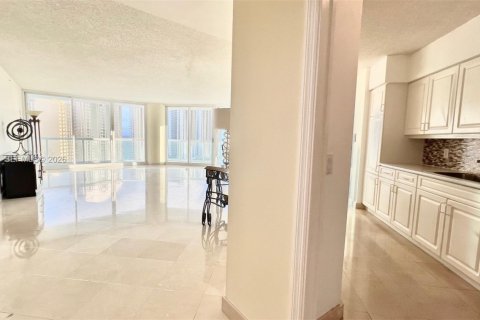 Condominio en alquiler en Sunny Isles Beach, Florida, 2 dormitorios, 163.51 m2 № 2008059 - foto 21