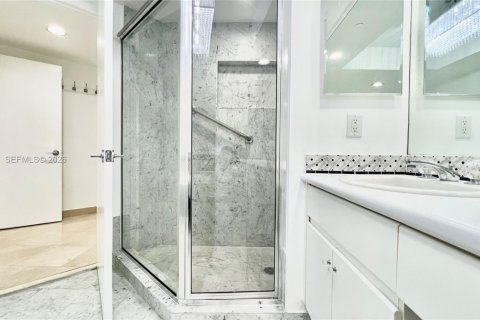 Condominio en alquiler en Sunny Isles Beach, Florida, 2 dormitorios, 163.51 m2 № 2008059 - foto 25