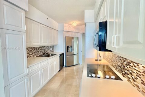 Condominio en alquiler en Sunny Isles Beach, Florida, 2 dormitorios, 163.51 m2 № 2008059 - foto 24