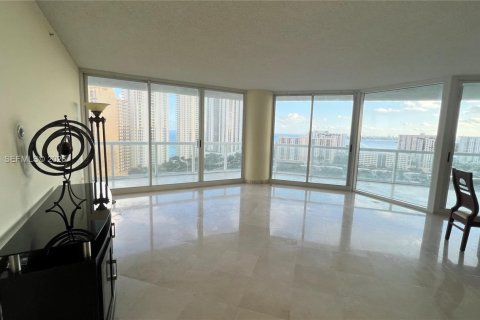 Condominio en alquiler en Sunny Isles Beach, Florida, 2 dormitorios, 163.51 m2 № 2008059 - foto 26