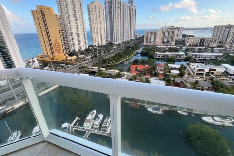 Condominio en alquiler en Sunny Isles Beach, Florida, 2 dormitorios, 163.51 m2 № 2008059 - foto 27