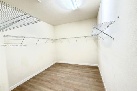 Casa en alquiler en Kendall, Florida, 5 dormitorios, 228.08 m2 № 2005973 - foto 16