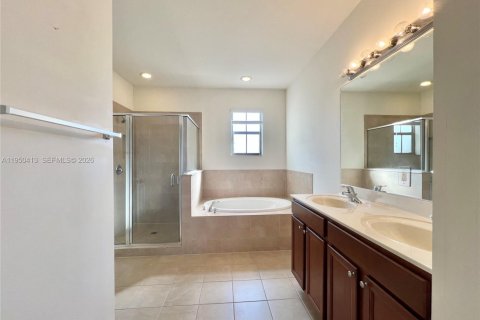 Casa en alquiler en Kendall, Florida, 5 dormitorios, 228.08 m2 № 2005973 - foto 17