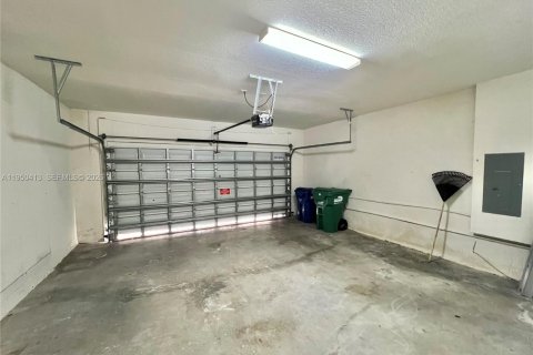 Casa en alquiler en Kendall, Florida, 5 dormitorios, 228.08 m2 № 2005973 - foto 28