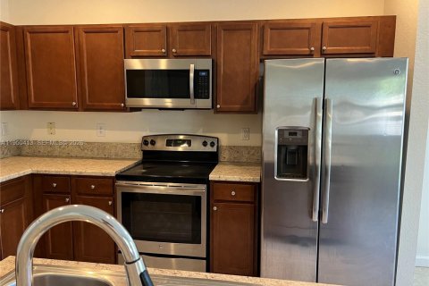 Casa en alquiler en Kendall, Florida, 5 dormitorios, 228.08 m2 № 2005973 - foto 8