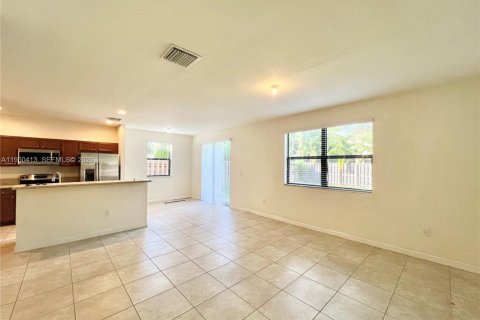 Casa en alquiler en Kendall, Florida, 5 dormitorios, 228.08 m2 № 2005973 - foto 6