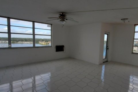 Купить кондоминиум в Майами, Флорида 2 спальни, 105.91м2, № 1958363 - фото 8