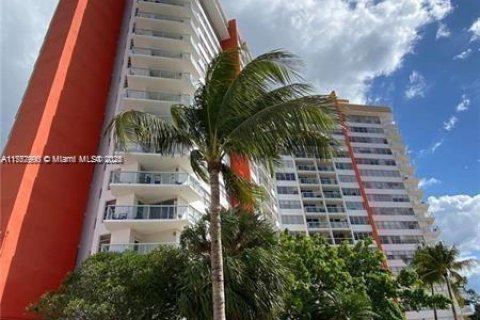 Купить кондоминиум в Майами, Флорида 2 спальни, 105.91м2, № 1958363 - фото 5