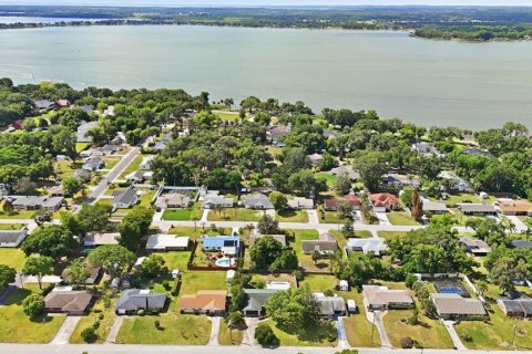 House in Mount Dora, Florida 3 bedrooms, 153.47 sq.m. № 2259540 - photo 13