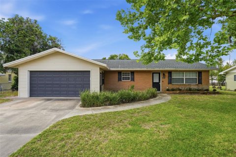 Casa en Mount Dora, Florida 3 dormitorios, 153.47 m2 № 2259540