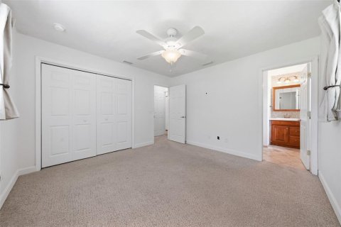 House in Mount Dora, Florida 3 bedrooms, 153.47 sq.m. № 2259540 - photo 26