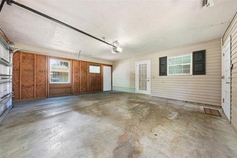House in Mount Dora, Florida 3 bedrooms, 153.47 sq.m. № 2259540 - photo 4