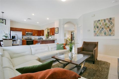 Villa ou maison à vendre à Kissimmee, Floride: 6 chambres, 261.24 m2 № 2430736 - photo 5