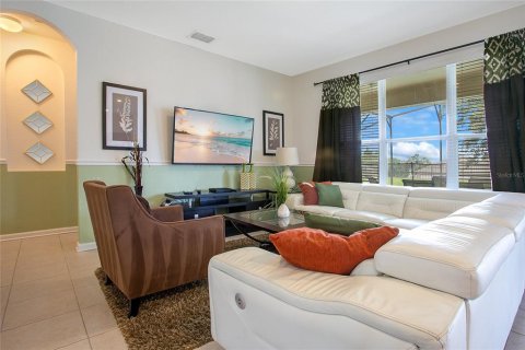 Villa ou maison à vendre à Kissimmee, Floride: 6 chambres, 261.24 m2 № 2430736 - photo 4