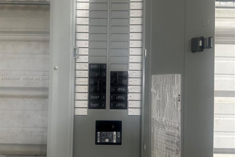 Immobilier commercial à vendre à Okeechobee, Floride № 1987836 - photo 21