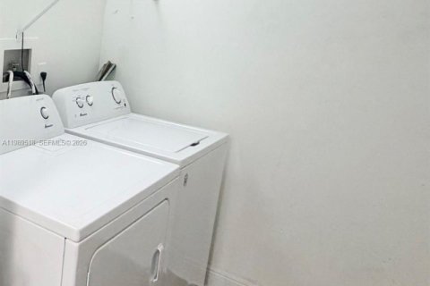 Copropriété à louer à Tamarac, Floride: 2 chambres, 95.69 m2 № 2051575 - photo 11