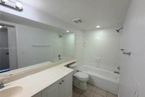 Copropriété à louer à Tamarac, Floride: 2 chambres, 95.69 m2 № 2051575 - photo 9