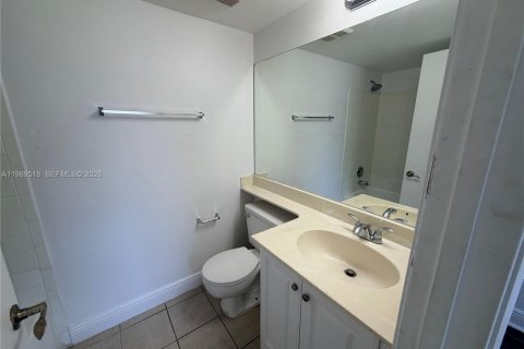 Copropriété à louer à Tamarac, Floride: 2 chambres, 95.69 m2 № 2051575 - photo 5