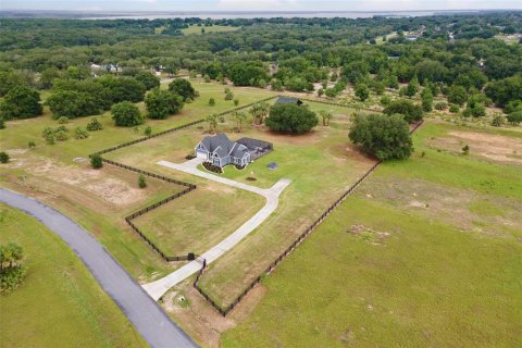 Villa ou maison à vendre à Lady Lake, Floride: 3 chambres, 209.4 m2 № 2131383 - photo 3