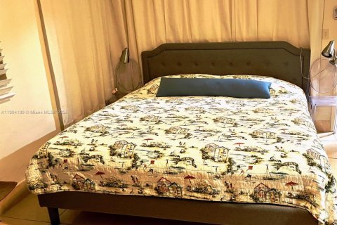 Condominio en venta en Hallandale Beach, Florida, 1 dormitorio, 81.57 m2 № 1956427 - foto 15