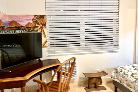 Condominio en venta en Hallandale Beach, Florida, 1 dormitorio, 81.57 m2 № 1956427 - foto 16