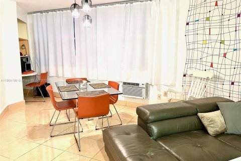 Condominio en venta en Hallandale Beach, Florida, 1 dormitorio, 81.57 m2 № 1956427 - foto 9