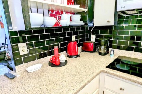 Condominio en venta en Hallandale Beach, Florida, 1 dormitorio, 81.57 m2 № 1956427 - foto 18