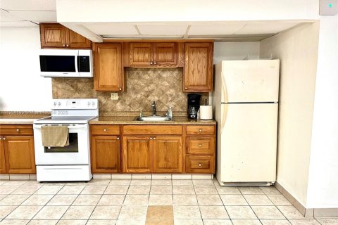 Condominio en venta en Hallandale Beach, Florida, 1 dormitorio, 81.57 m2 № 1956427 - foto 26