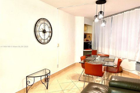 Condominio en venta en Hallandale Beach, Florida, 1 dormitorio, 81.57 m2 № 1956427 - foto 11