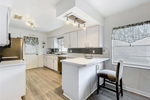 Купить виллу или дом в Лейк-Альфред, Флорида 6 комнат, 146.88м2, № 1725335 - фото 10