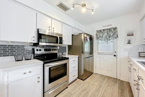 Купить виллу или дом в Лейк-Альфред, Флорида 6 комнат, 146.88м2, № 1725335 - фото 7