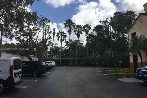 Copropriété à vendre à Miami, Floride: 2 chambres, 91.97 m2 № 1965944 - photo 2