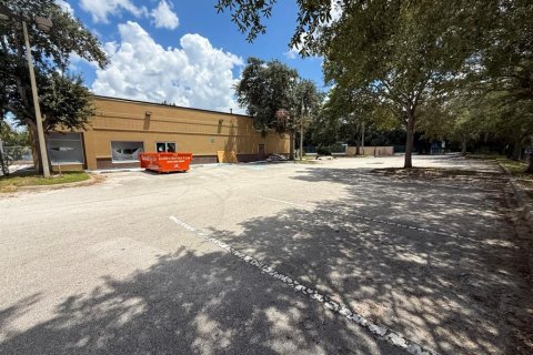 Immobilier commercial à louer à Orlando, Floride: 292.64 m2 № 2351685 - photo 3