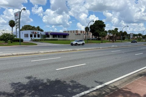 Immobilier commercial à louer à Orlando, Floride: 292.64 m2 № 2351685 - photo 14