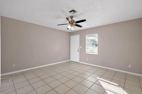 Appartement à louer à Sebring, Floride: 2 chambres, 352.29 m2 № 2376738 - photo 2