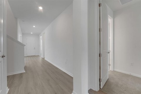 Casa en venta en Land O' Lakes, Florida, 5 dormitorios, 329.8 m2 № 2152385 - foto 18