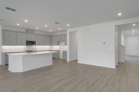Casa en venta en Land O' Lakes, Florida, 5 dormitorios, 329.8 m2 № 2152385 - foto 19