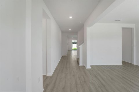 Casa en venta en Land O' Lakes, Florida, 5 dormitorios, 329.8 m2 № 2152385 - foto 7