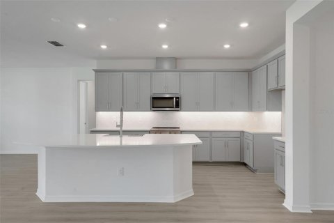 Casa en venta en Land O' Lakes, Florida, 5 dormitorios, 329.8 m2 № 2152385 - foto 20