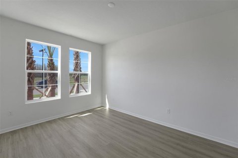 Casa en venta en Land O' Lakes, Florida, 5 dormitorios, 329.8 m2 № 2152385 - foto 8