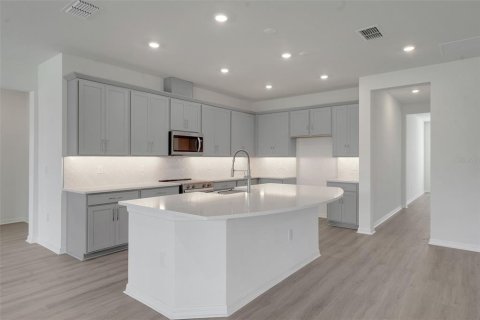Casa en venta en Land O' Lakes, Florida, 5 dormitorios, 329.8 m2 № 2152385 - foto 21