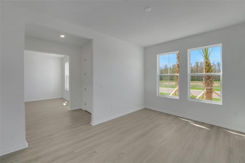Casa en venta en Land O' Lakes, Florida, 5 dormitorios, 329.8 m2 № 2152385 - foto 9