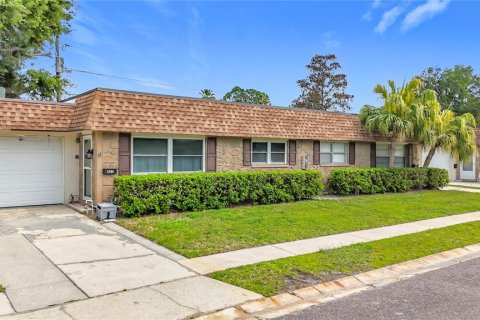 Villa ou maison à Largo, Floride 2 chambres, 104.42 m2 № 2109493