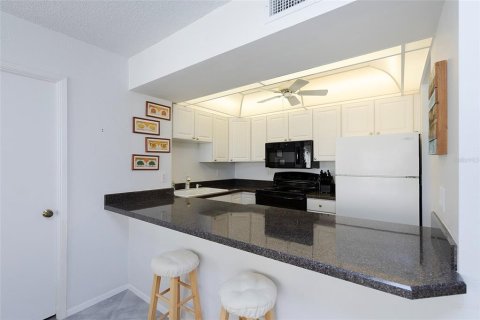 Condo in Daytona Beach, Florida, 2 bedrooms  № 1831376 - photo 28