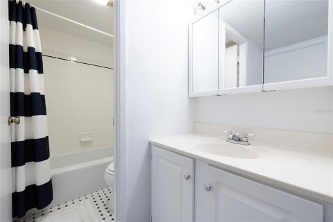 Condo in Daytona Beach, Florida, 2 bedrooms  № 1831376 - photo 22