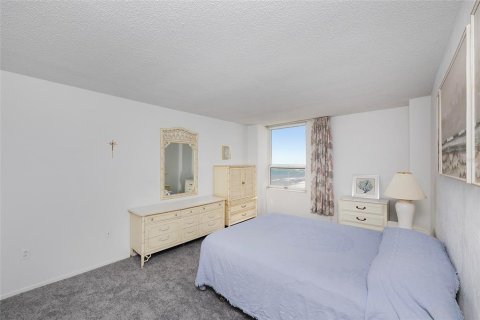 Condo in Daytona Beach, Florida, 2 bedrooms  № 1831376 - photo 18