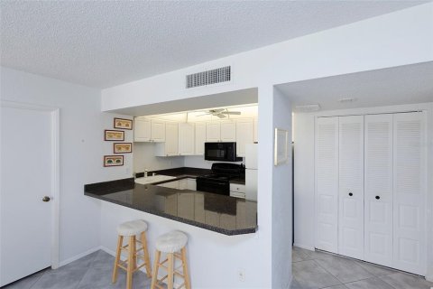 Condo in Daytona Beach, Florida, 2 bedrooms  № 1831376 - photo 27