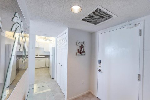 Condo in Daytona Beach, Florida, 2 bedrooms  № 1831376 - photo 26