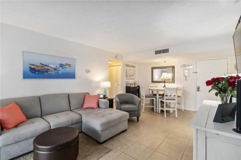 Condo in Port Charlotte, Florida, 2 bedrooms  № 1733998 - photo 6